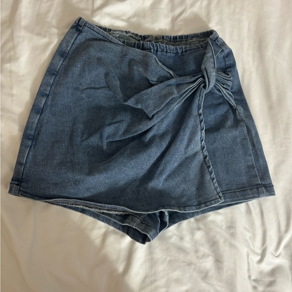 NWT🏷️ Denim Wrap Skort